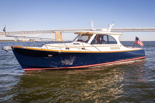 Hinckley Picnic Boat 40 image