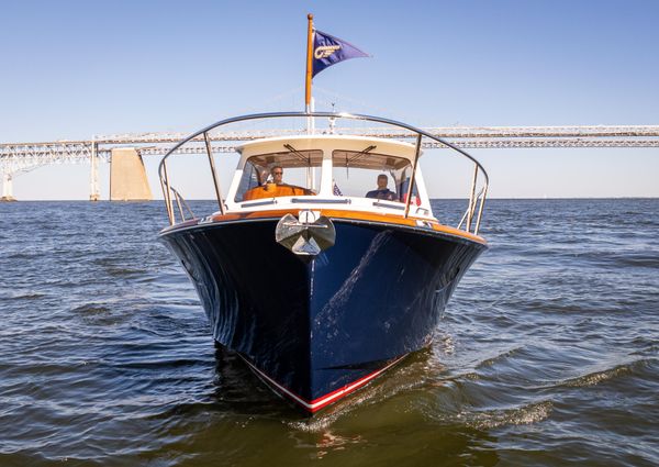 Hinckley Picnic Boat 40 image