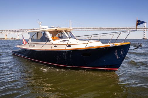 Hinckley Picnic Boat 40 image