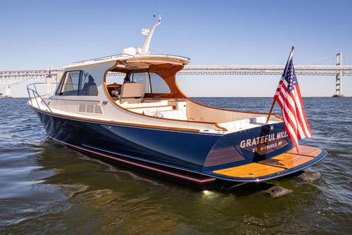 Hinckley Picnic Boat 40 image