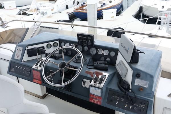 Sea-ray 440-AFT-CABIN image