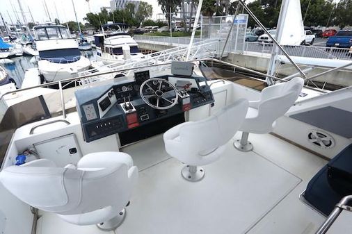 Sea-ray 440-AFT-CABIN image