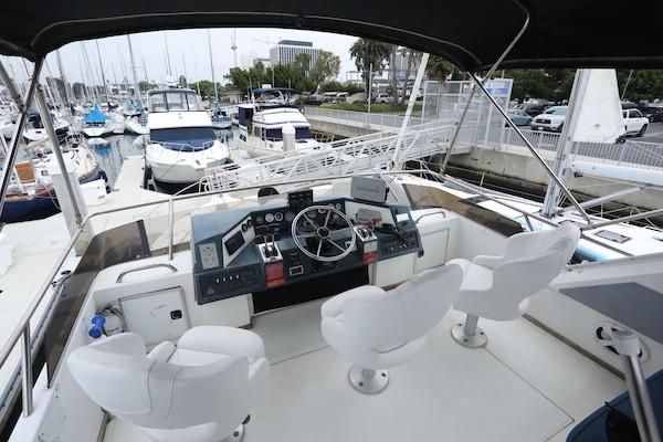 Sea-ray 440-AFT-CABIN image