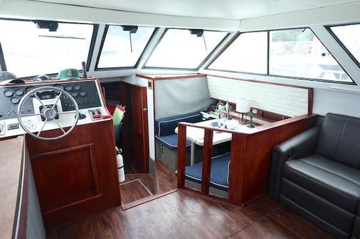 Sea-ray 440-AFT-CABIN image