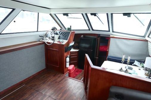 Sea-ray 440-AFT-CABIN image