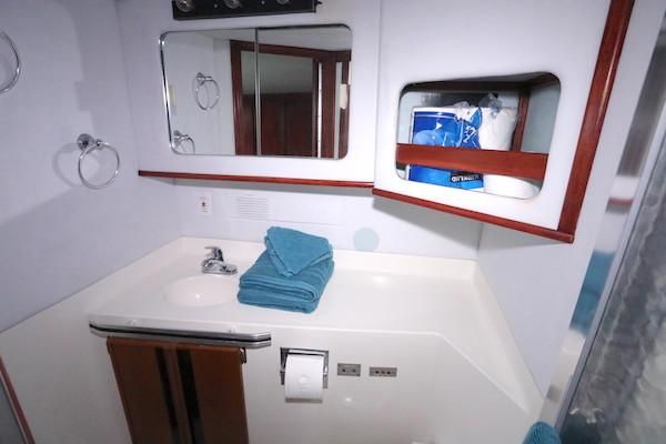 Sea-ray 440-AFT-CABIN image