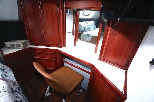 Sea-ray 440-AFT-CABIN image