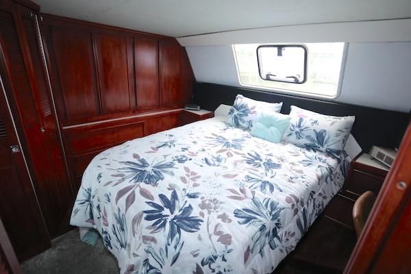 Sea-ray 440-AFT-CABIN image