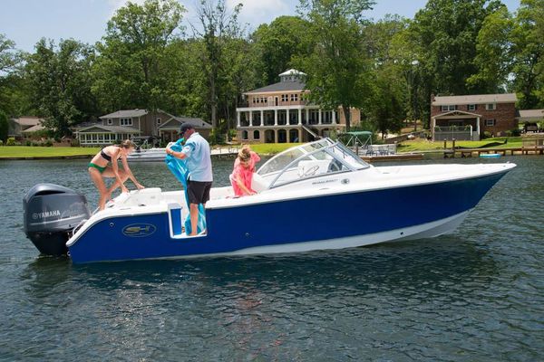 Sea Hunt Escape 235 SE - main image