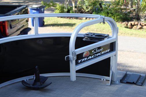 Sun-tracker BASS-BUGGY-16-XL-SELECT image