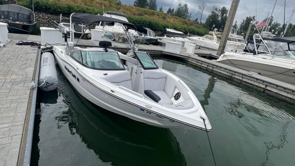 MasterCraft XT-23 