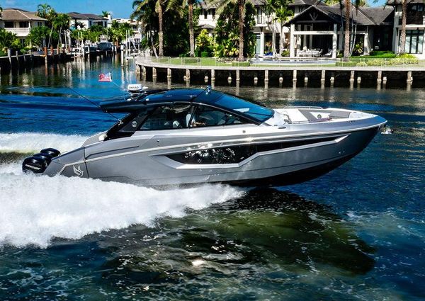 Cruisers Yachts 42 GLS image