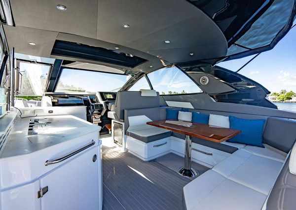 Cruisers Yachts 42 GLS image