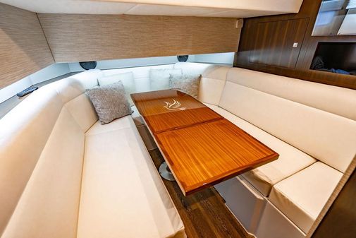 Cruisers Yachts 42 GLS image