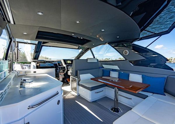 Cruisers Yachts 42 GLS image