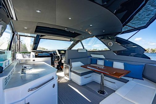 Cruisers Yachts 42 GLS image