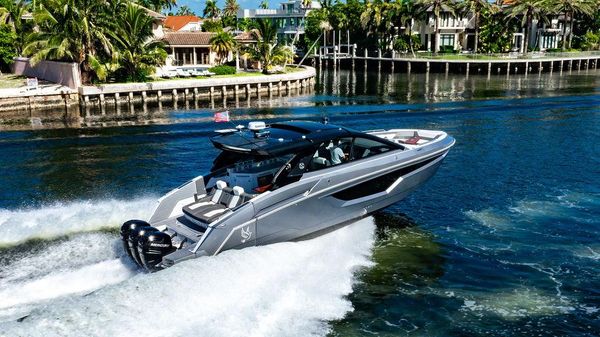 Cruisers Yachts 42 GLS image