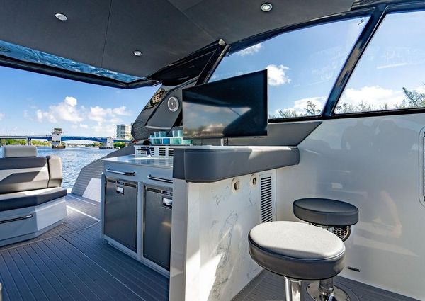 Cruisers Yachts 42 GLS image