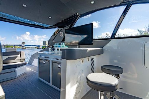 Cruisers Yachts 42 GLS image