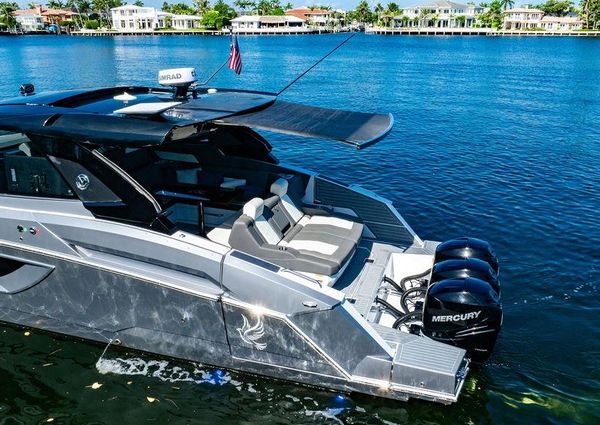 Cruisers Yachts 42 GLS image