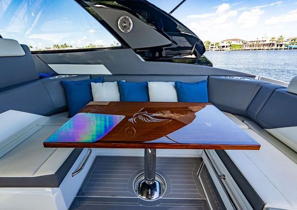 Cruisers Yachts 42 GLS image