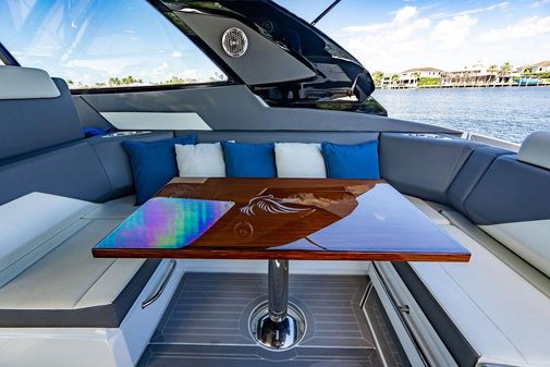 Cruisers Yachts 42 GLS image