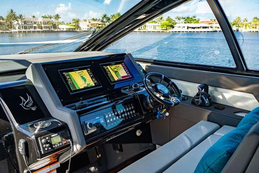 Cruisers Yachts 42 GLS image