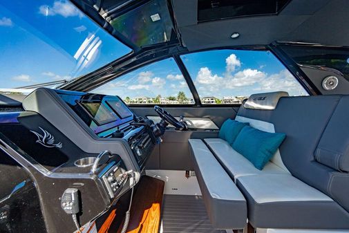 Cruisers Yachts 42 GLS image