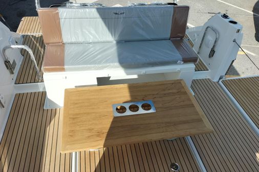 Beneteau flyer 9 spacedeck image