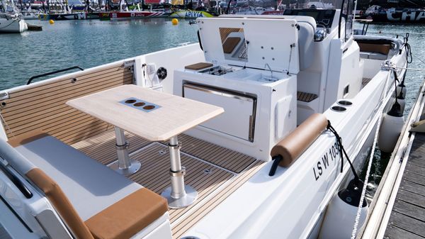 Beneteau flyer 9 spacedeck