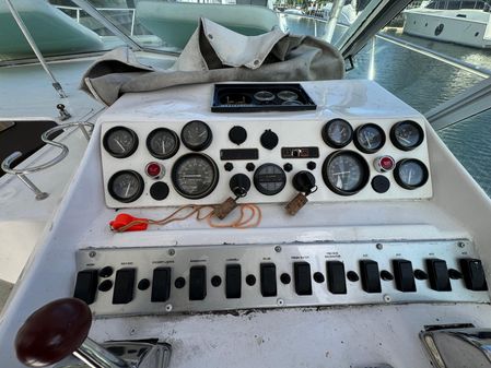 Chris-craft 333-COMMANDER image