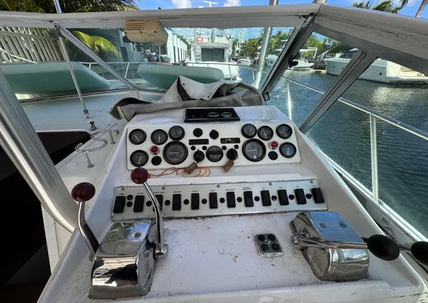 Chris-craft 333-COMMANDER image