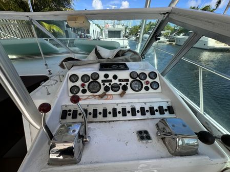 Chris-craft 333-COMMANDER image