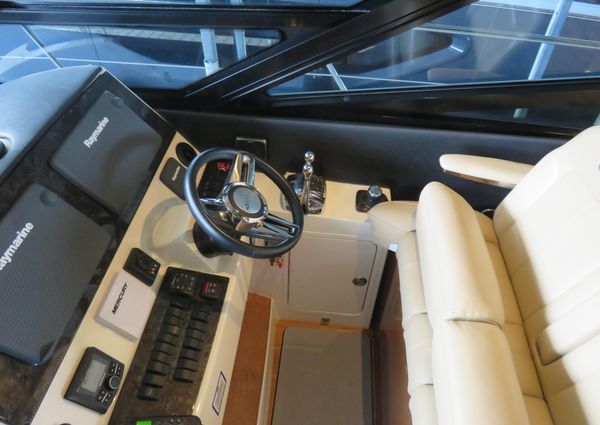 Sea Ray 470 Sundancer image