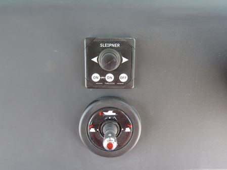 Axopar 37XC CROSS CABIN image