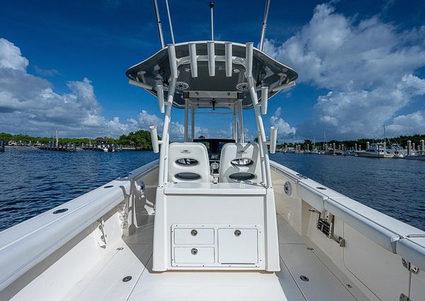 Cobia 301-CENTER-CONSOLE image