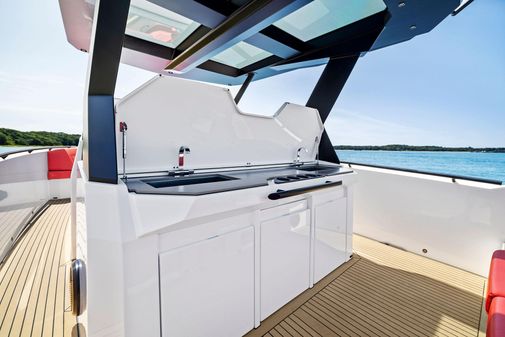 Vanquish Yachts VQ 40 image