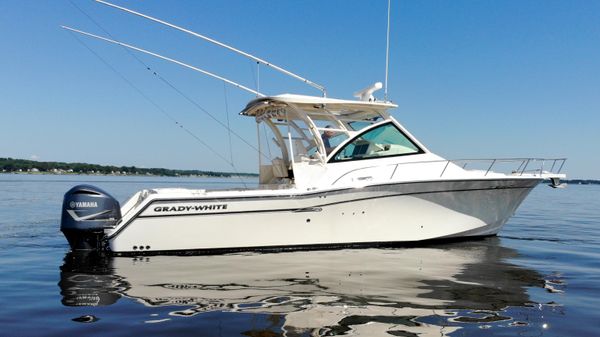 Grady-White Express 330