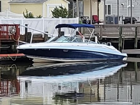 Four Winns 260 Horizon image