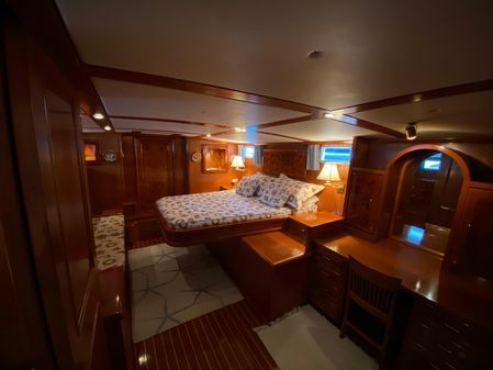 Matthews CUSTOM-PILOTHOUSE-MOTOR-YACHT image