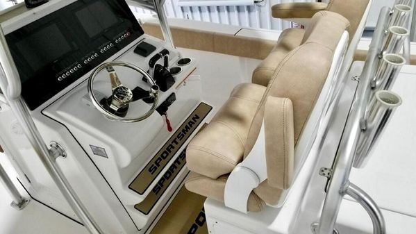 Sportsman Open 282 Center Console image