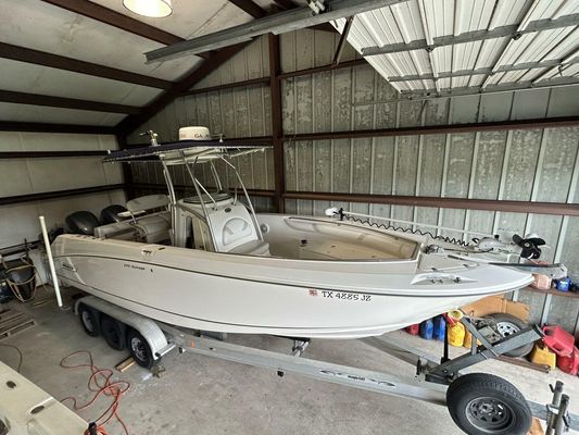 Boston Whaler 270 Outrage - main image