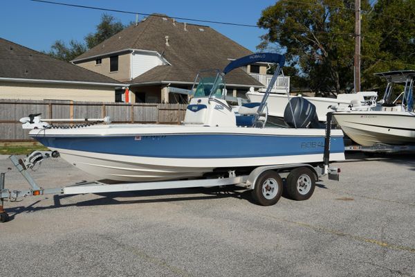 Robalo 206 Cayman - main image