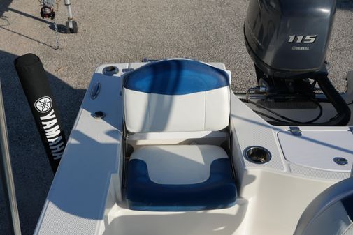 Robalo 206 Cayman image