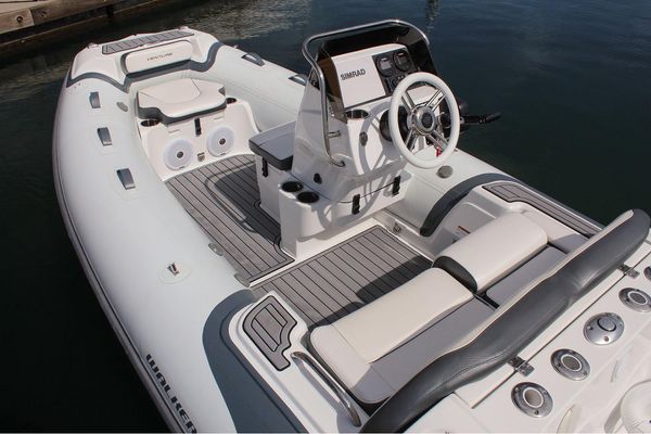 Walker Bay Venture 14 - main image