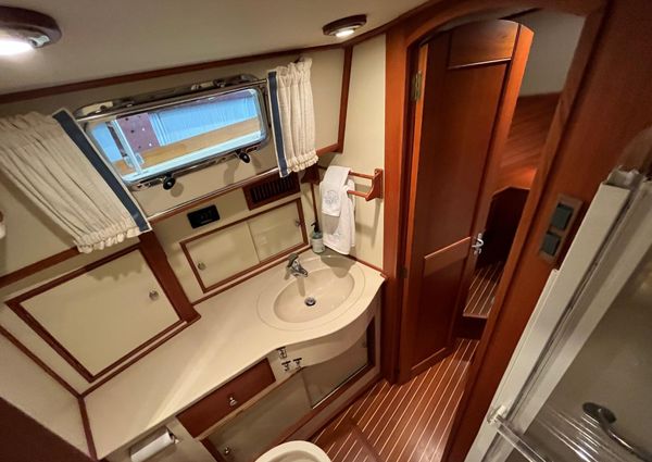 Grand Banks Eastbay 49 HX image