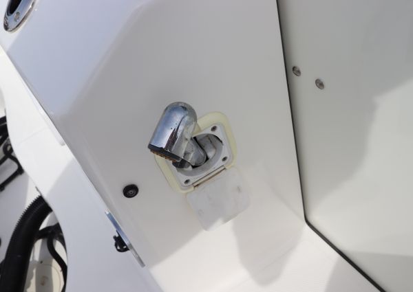 Boston Whaler 315 Conquest image