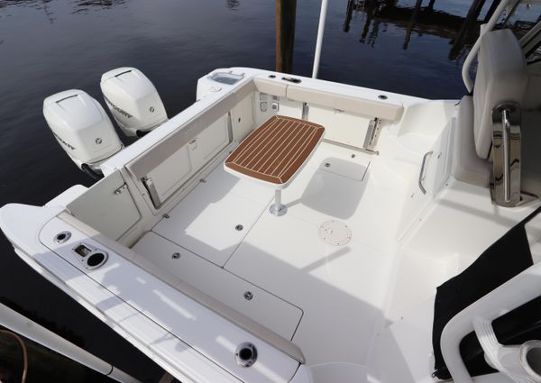 Boston Whaler 315 Conquest image