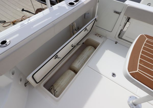 Boston Whaler 315 Conquest image