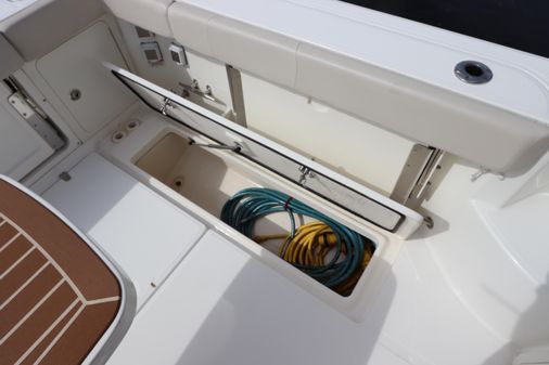 Boston Whaler 315 Conquest image